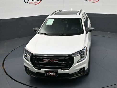 Used 2022 GMC Terrain AT4 w/ Infotainment Package II image 19