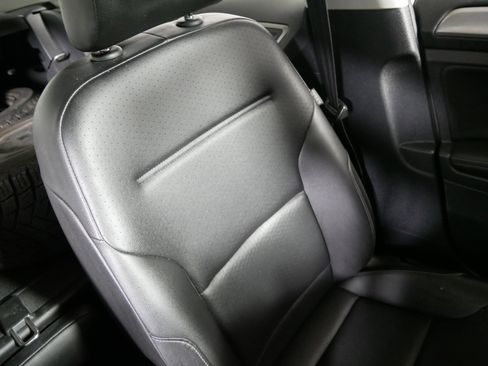 Used 2017 Volkswagen Golf S image 14