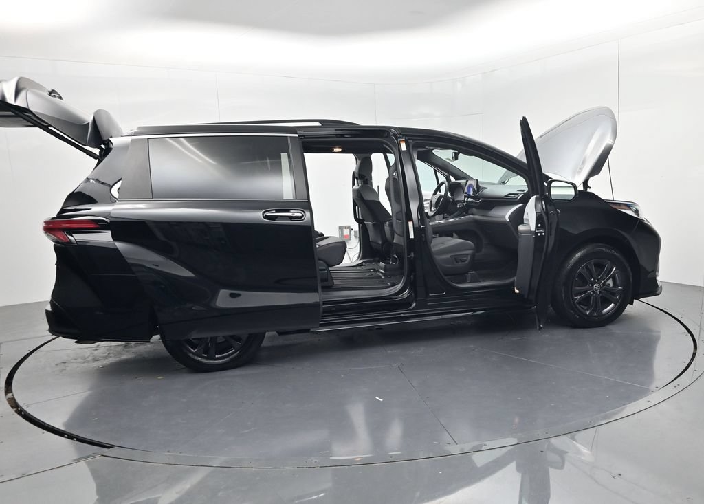 Used 2024 Toyota Sienna XSE w/ XSE Plus Package AWD/4WD image 55