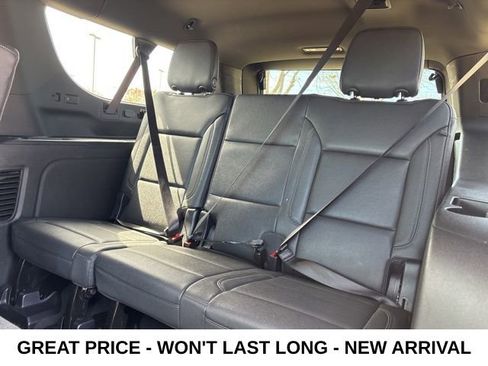 Used 2025 Chevrolet Suburban Z71 image 15