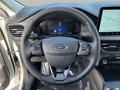 Used 2025 Ford Escape SE image 29