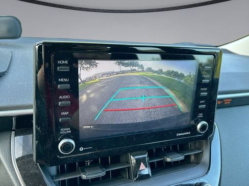 Used 2022 Toyota Corolla LE FWD image 22