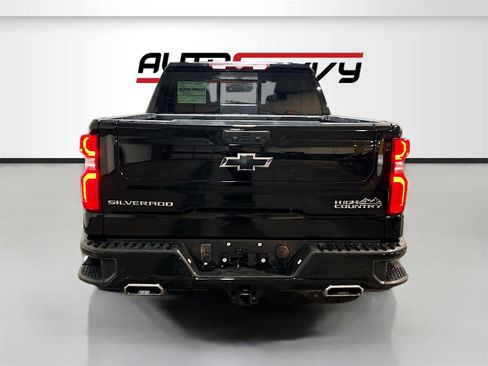 Used 2022 Chevrolet Silverado 1500 High Country w/ High Country Premium Package image 6