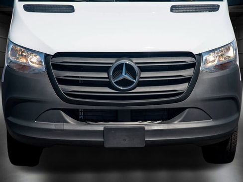Used 2024 Mercedes-Benz Sprinter 2500 image 11