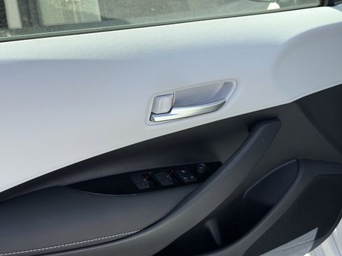 New 2025 Toyota Corolla SE image 11