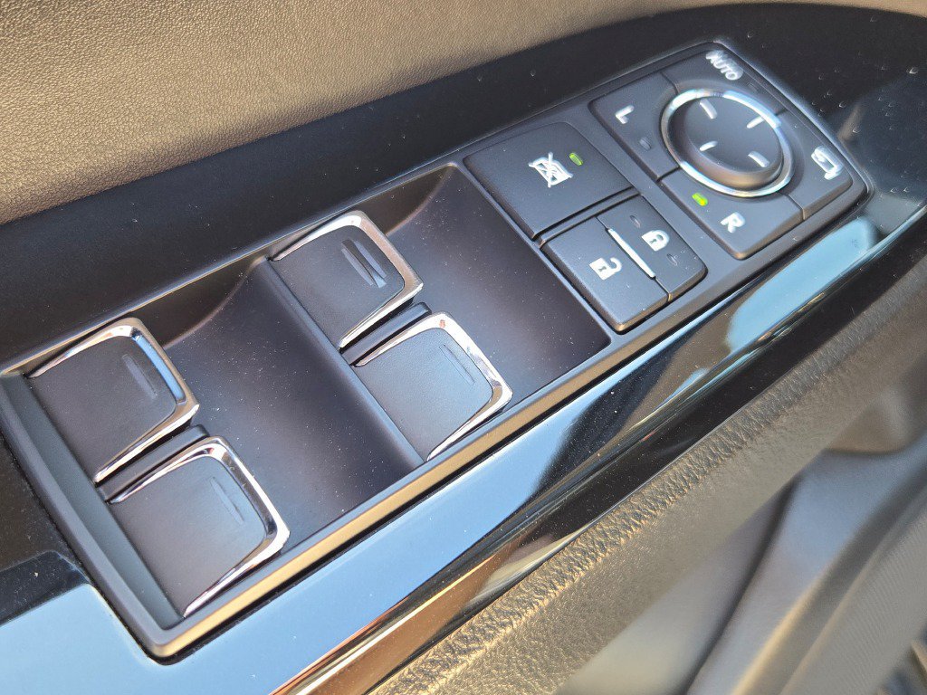 Used 2017 Lexus LX 570 4WD image 41