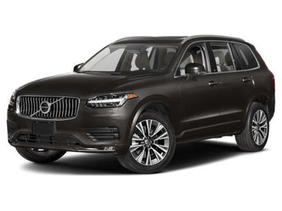 Used 2022 Volvo XC90 T6 Momentum w/ Advanced Package
