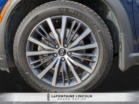 Used 2022 INFINITI QX60 Sensory w/ Cargo Package image 35