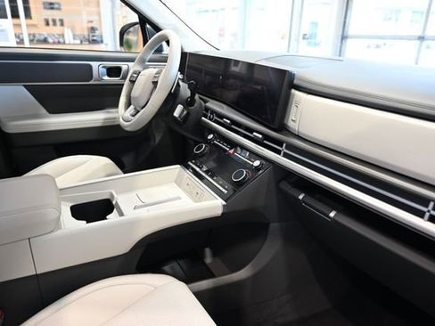 Used 2025 Hyundai Santa Fe SEL image 14