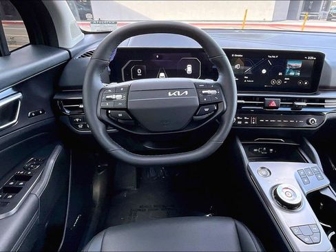 Used 2026 Kia Sportage SX Prestige image 8