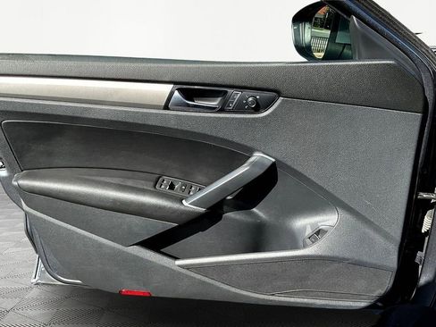 Used 2022 Volkswagen Passat 2.0T SE image 20