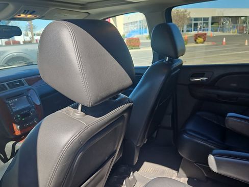 Used 2013 Chevrolet Tahoe LTZ image 11