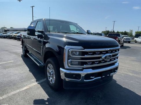 Used 2023 Ford F350 Lariat w/ Chrome Package image 4