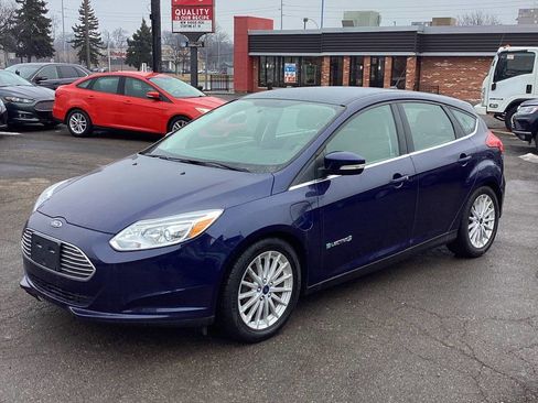 Used 2017 Ford Focus Electric Hatchback image 5