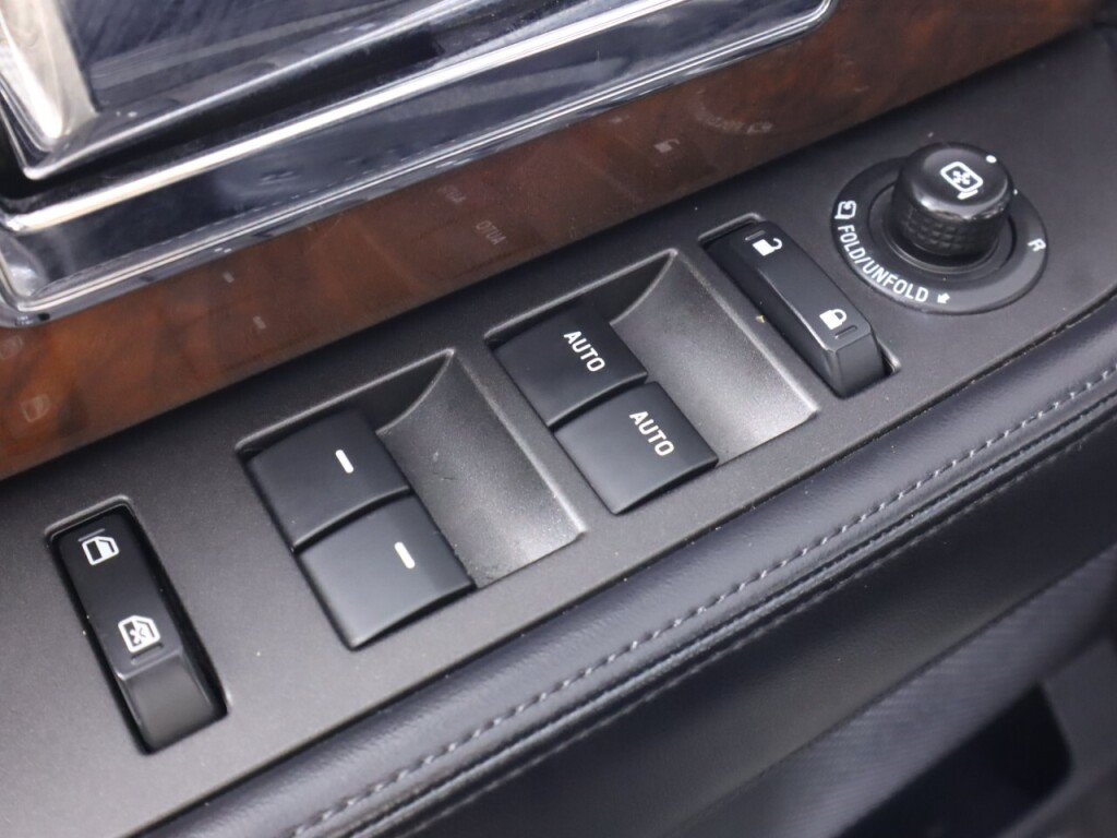 Used 2016 Lincoln Navigator Select RWD image 28