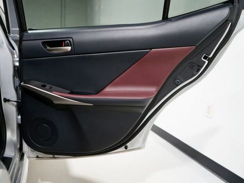 Used 2018 Lexus IS 300 w/ Comfort Package image 32