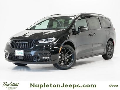 New 2026 Chrysler Pacifica Select