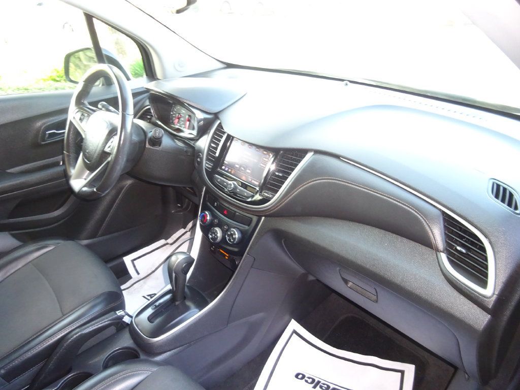 Certified 2020 Chevrolet Trax LT w/ Redline Edition FWD image 14