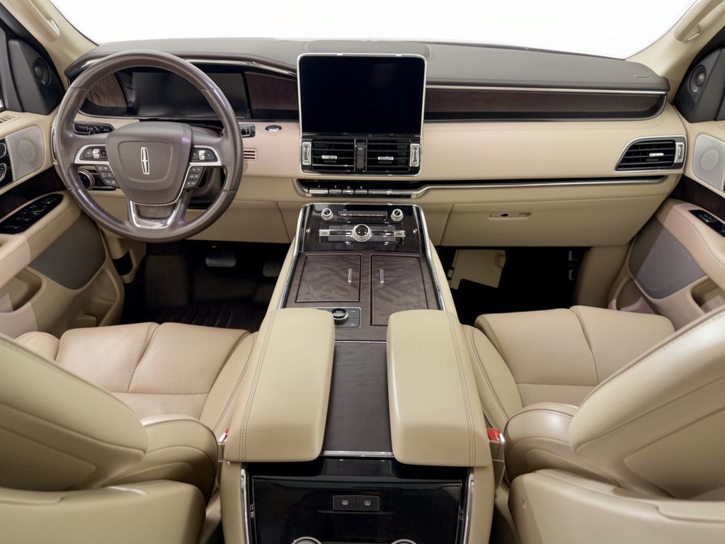 Used 2018 Lincoln Navigator Reserve w/ Technology Package AWD/4WD image 17