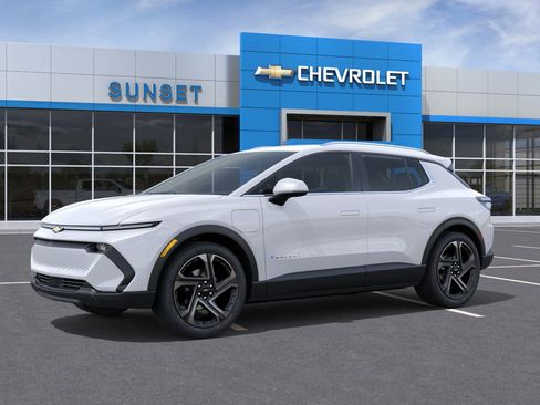 New 2026 Chevrolet Equinox EV LT image 2