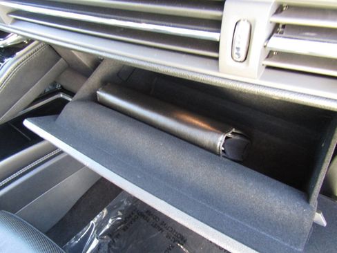 Used 2022 Lincoln Corsair Reserve image 29