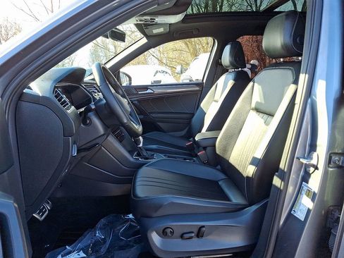 Used 2024 Volkswagen Tiguan SE R-Line image 14