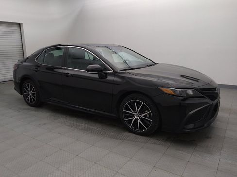 Used 2023 Toyota Camry SE image 11