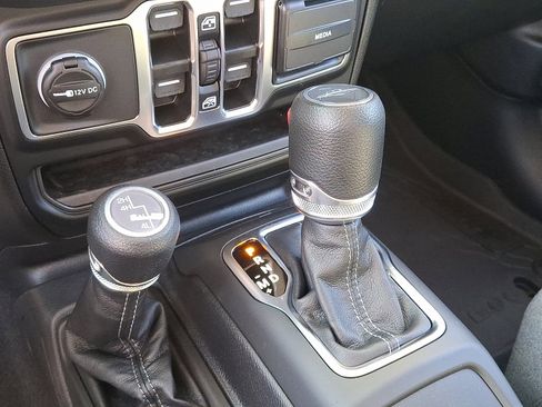 New 2025 Jeep Gladiator Sport image 14