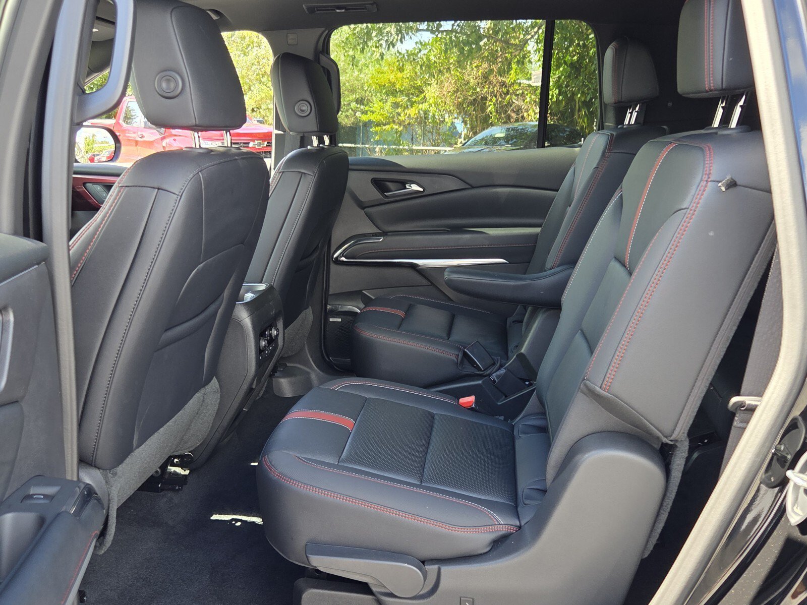 Used 2026 Chevrolet Traverse RS FWD image 10