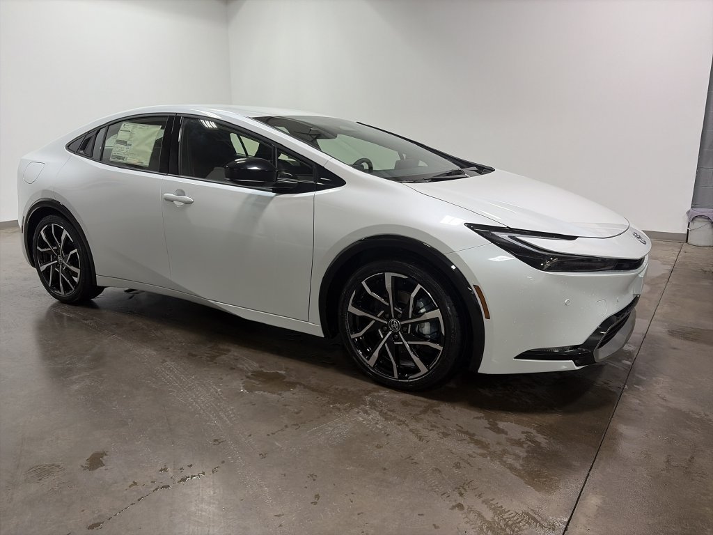 New 2026 Toyota Prius Plug-In Hybrid FWD image 2