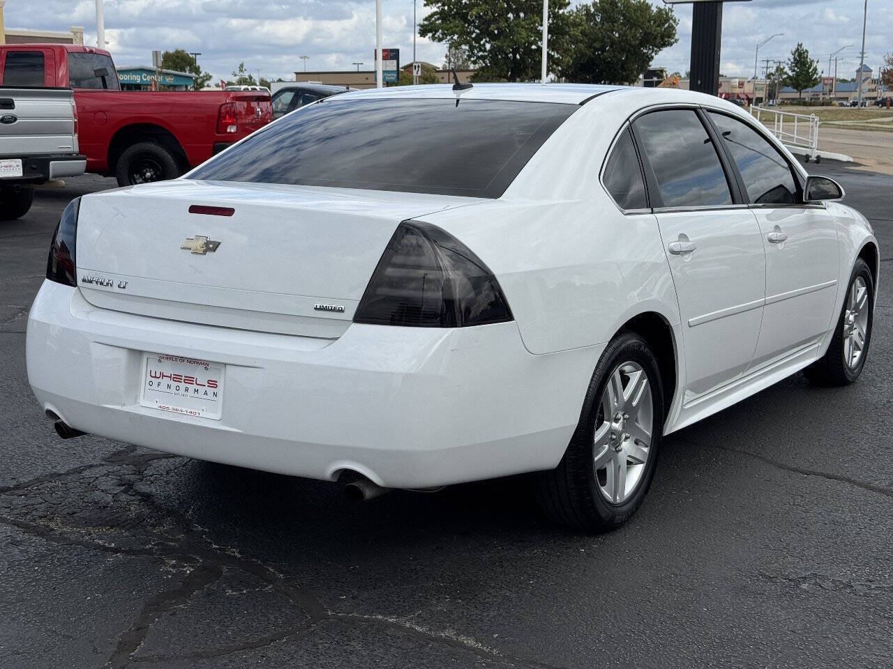 Used 2014 Chevrolet Impala LT w/ LT Sunroof Package FWD image 5