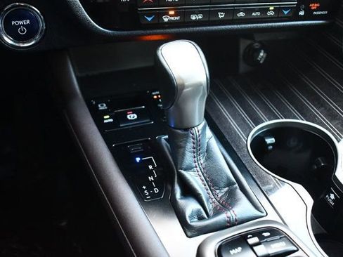 Used 2017 Lexus RX 450h AWD w/ Luxury Package image 34