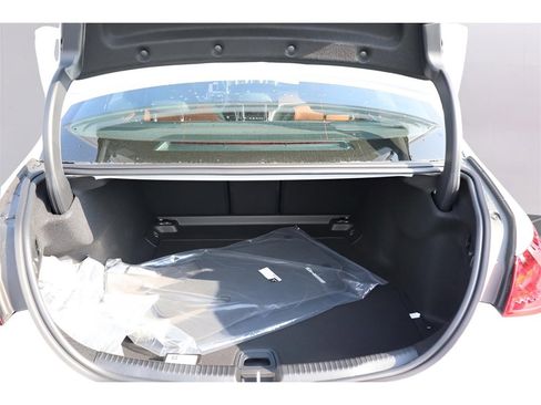 Used 2025 Mercedes-Benz C 300 4MATIC Sedan image 33