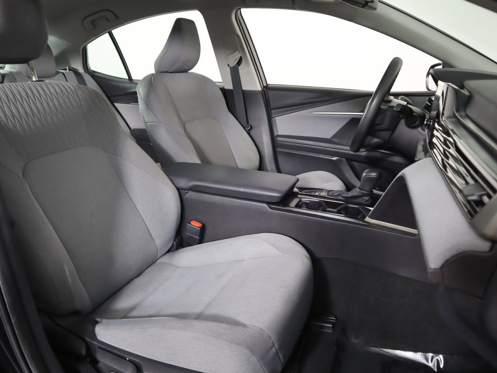 Used 2025 Toyota Camry LE AWD/4WD image 27
