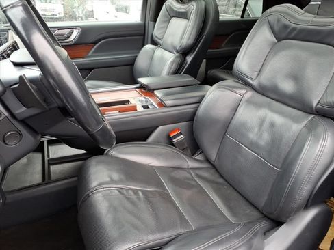 Used 2022 Lincoln Navigator L Reserve AWD/4WD image 15