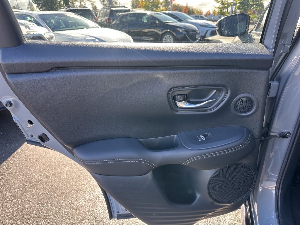 Used 2025 Acura ADX AWD image 13