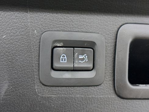 Used 2025 MAZDA CX-50 AWD 2.5 S w/ Premium Package image 32