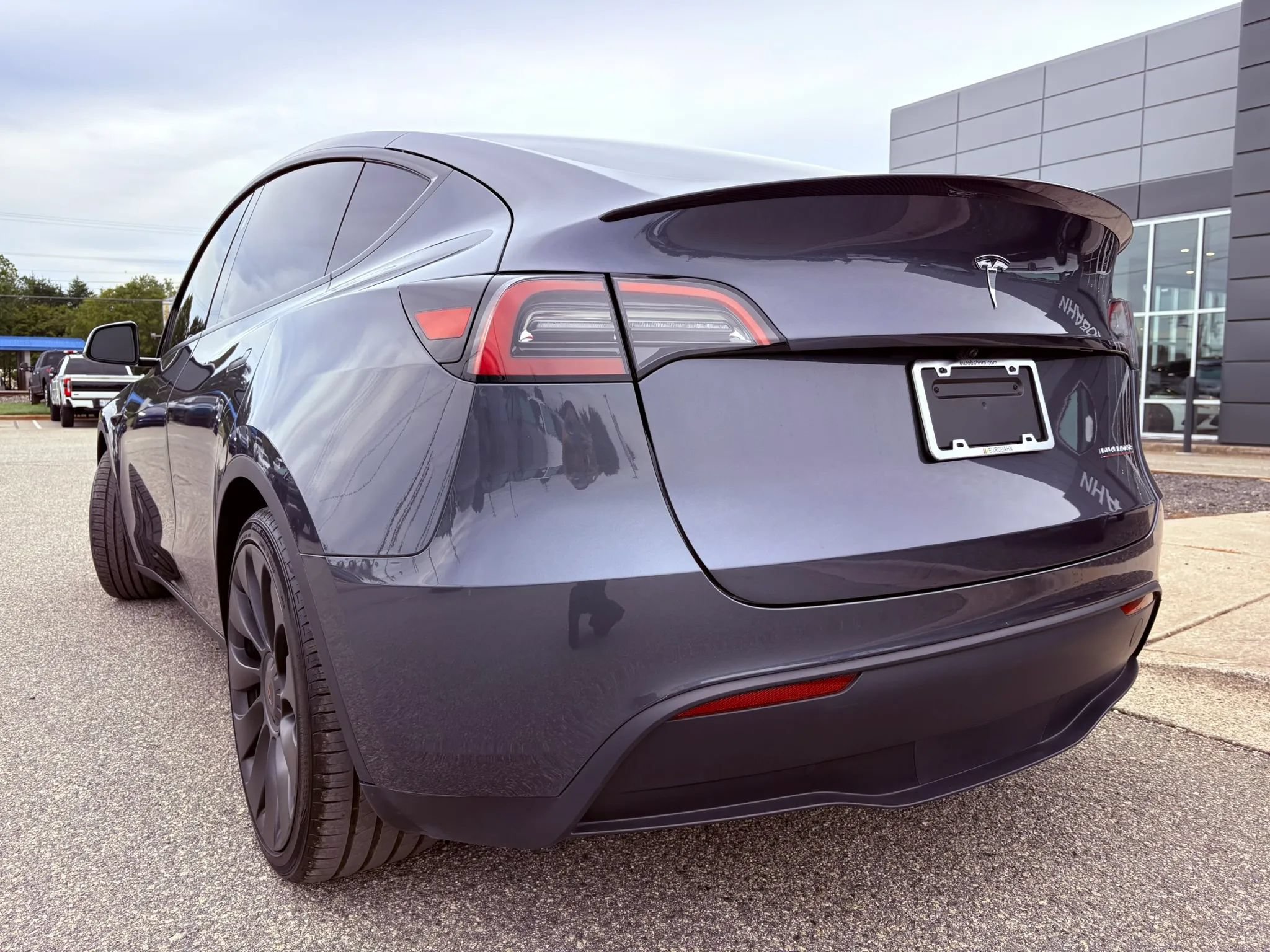 Used 2023 Tesla Model Y Performance AWD/4WD image 3