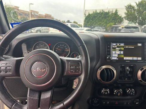 Used 2016 Jeep Wrangler Unlimited Sahara AWD/4WD image 10