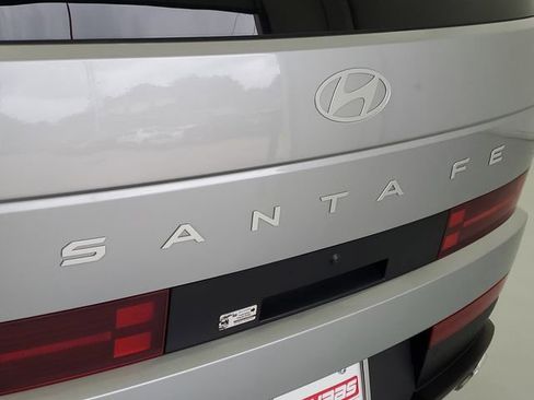 Used 2025 Hyundai Santa Fe SEL FWD image 8