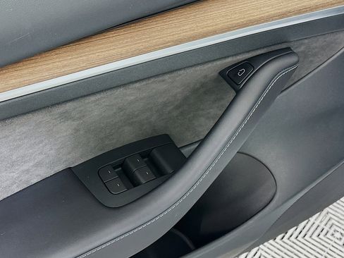 Used 2023 Tesla Model 3 Standard Range image 15