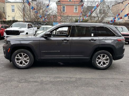 Used 2022 Jeep Grand Cherokee Limited image 7