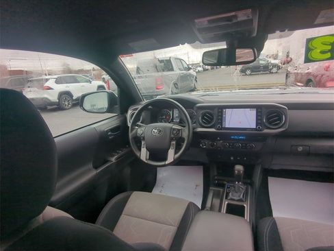 Used 2023 Toyota Tacoma TRD Off-Road image 10