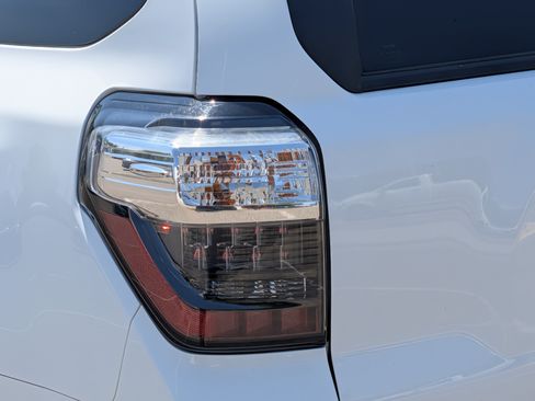 Certified 2024 Toyota 4Runner SR5 Premium AWD/4WD image 17