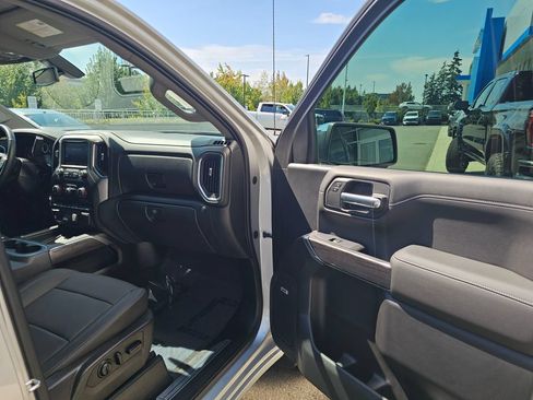 Used 2019 Chevrolet Silverado 1500 LTZ AWD/4WD image 12