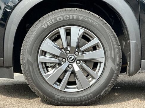 Used 2025 Nissan Pathfinder SV image 29