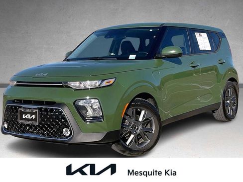 Used 2022 Kia Soul EX image 1