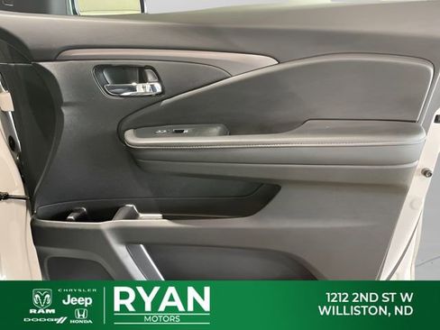 Used 2023 Honda Ridgeline RTL-E image 38