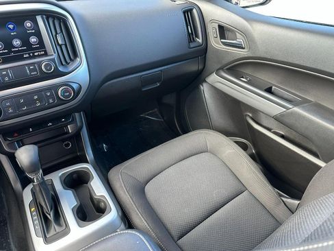 Used 2022 Chevrolet Colorado LT w/ LT Convenience Package image 15
