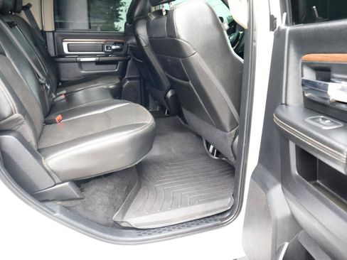 Used 2014 RAM 2500 Laramie w/ Convenience Group AWD/4WD image 17